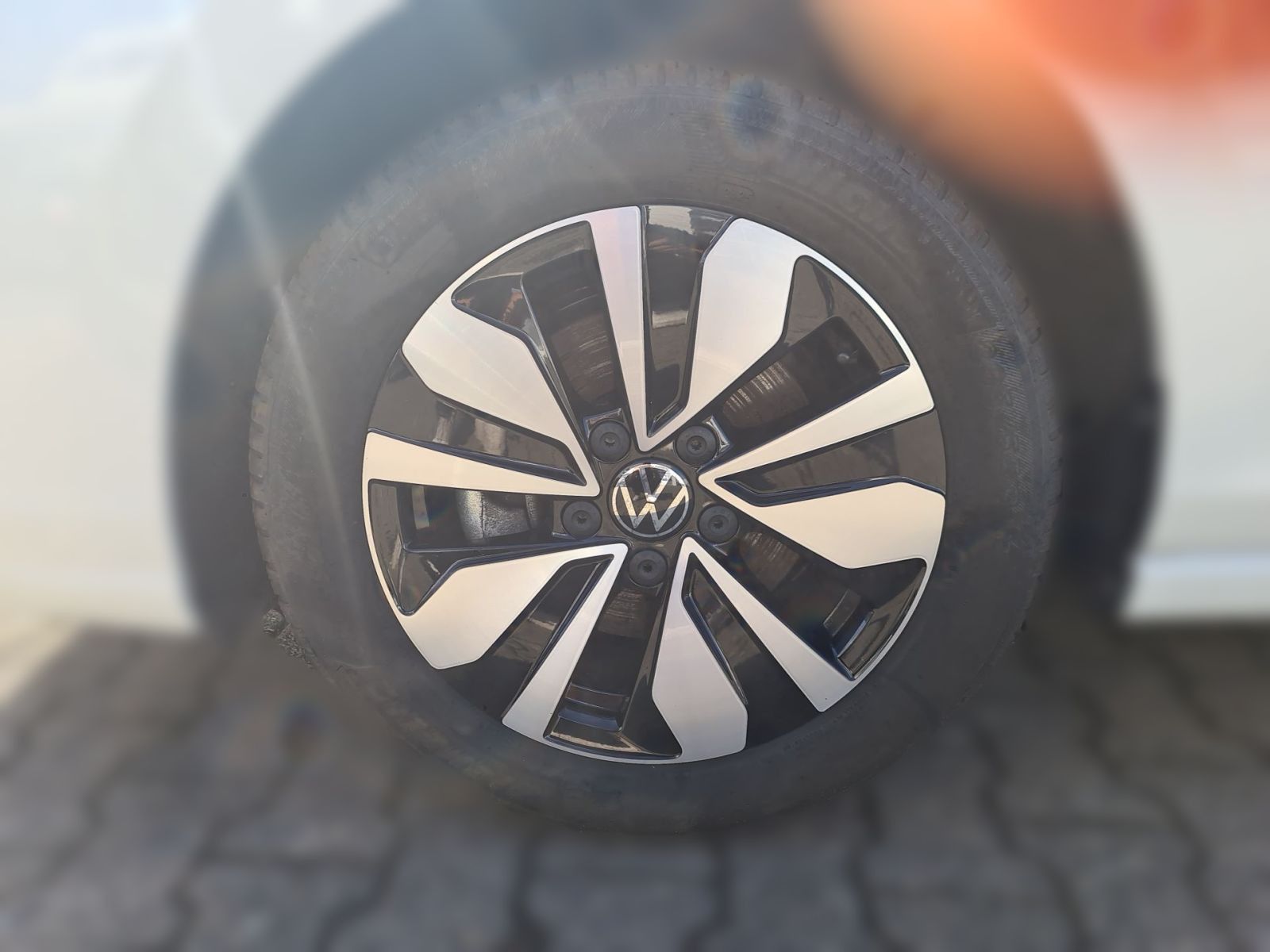 Volkswagen Golf 2025 г. Белый, пробег 25173 км