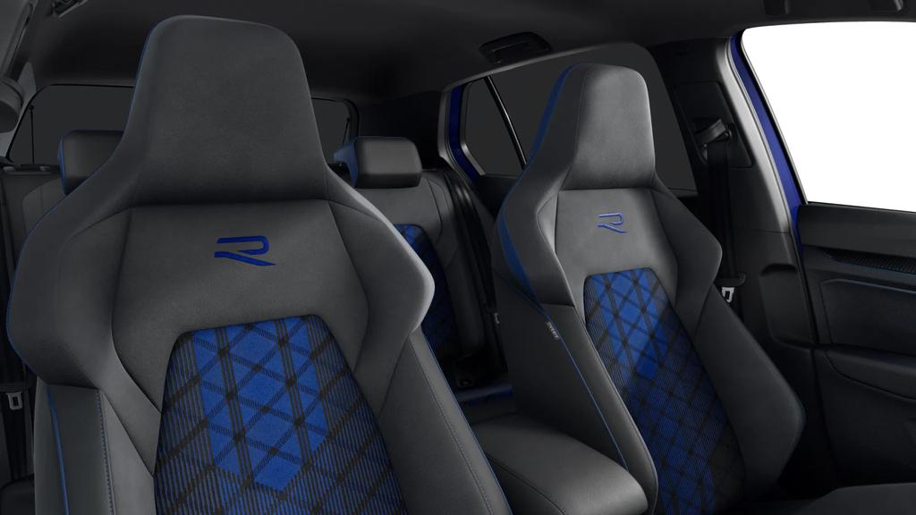 Volkswagen Golf 2025 г. Синий, пробег 8310 км