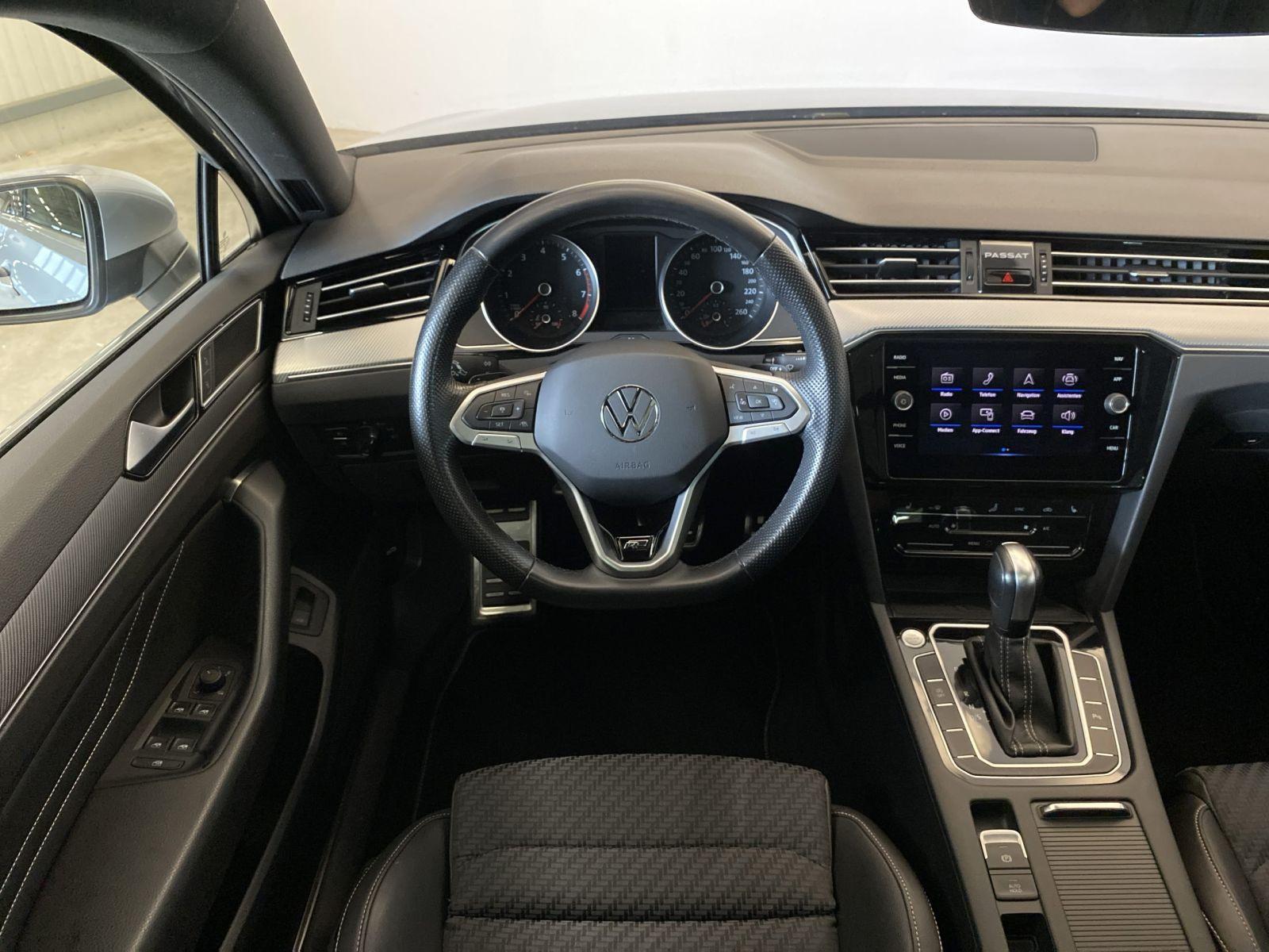 Volkswagen PASSAT VARIANT 2023 г. Серебристый, пробег 54839 км