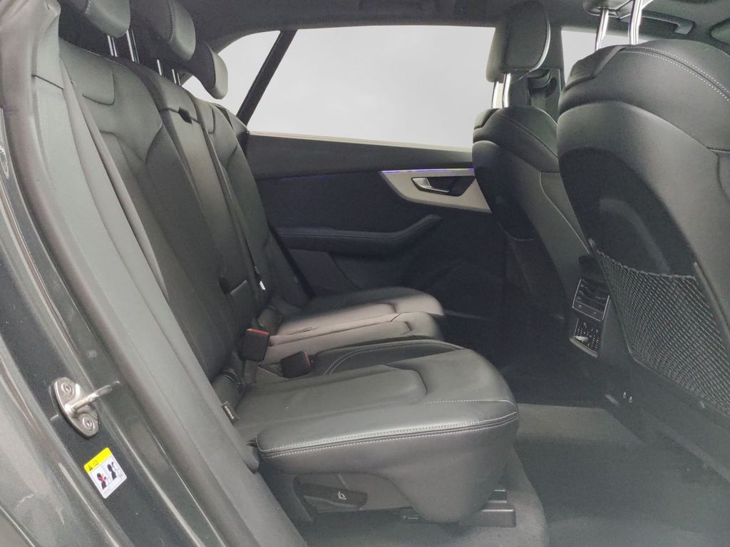 Audi Q8 2024 г. Серый, пробег 43128 км