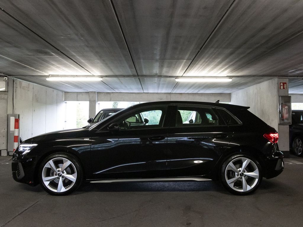 Audi A3 2023 г. Чёрный, пробег 49002 км