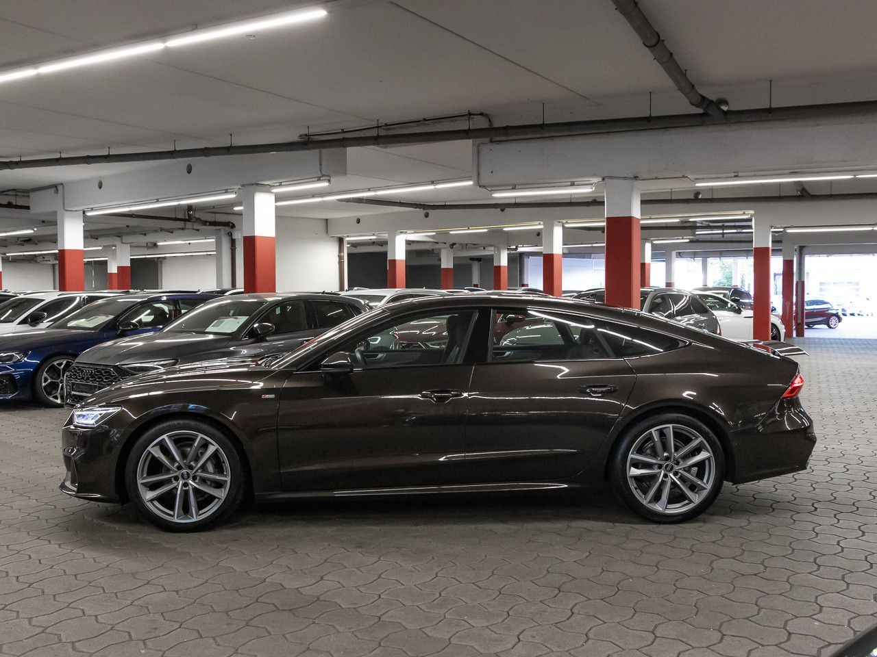 Audi A7 2023 г. Коричневый, пробег 39349 км
