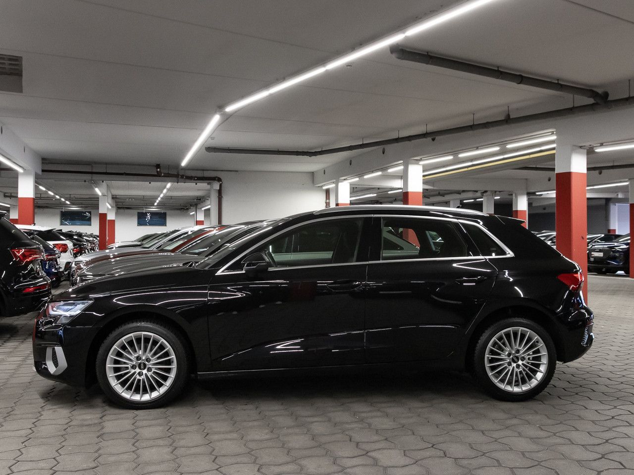 Audi A3 2022 г. Чёрный, пробег 45107 км