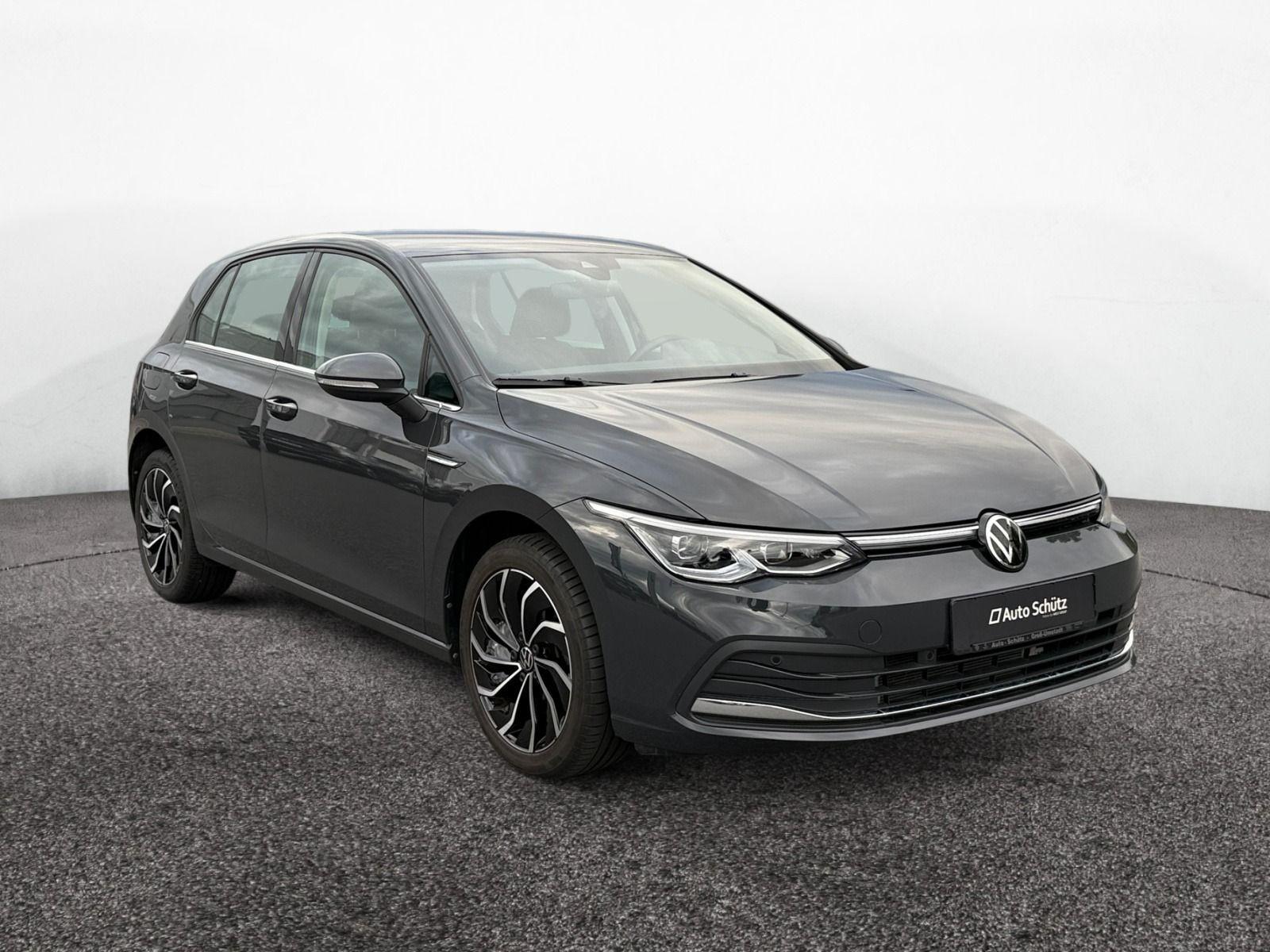 Volkswagen Golf 2024 г. Серый, пробег 21857 км