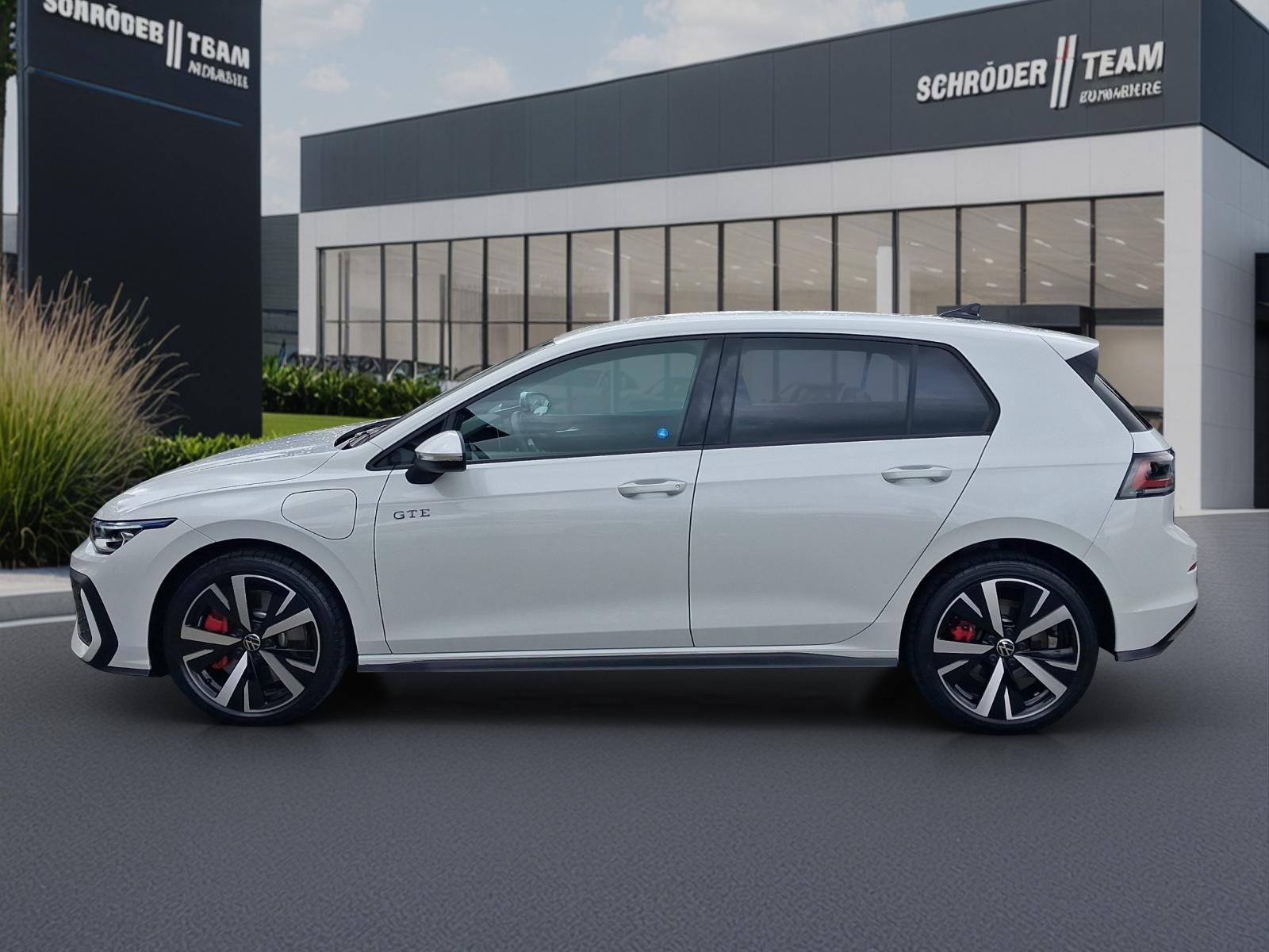 Volkswagen Golf 2025 г. Белый, пробег 24617 км