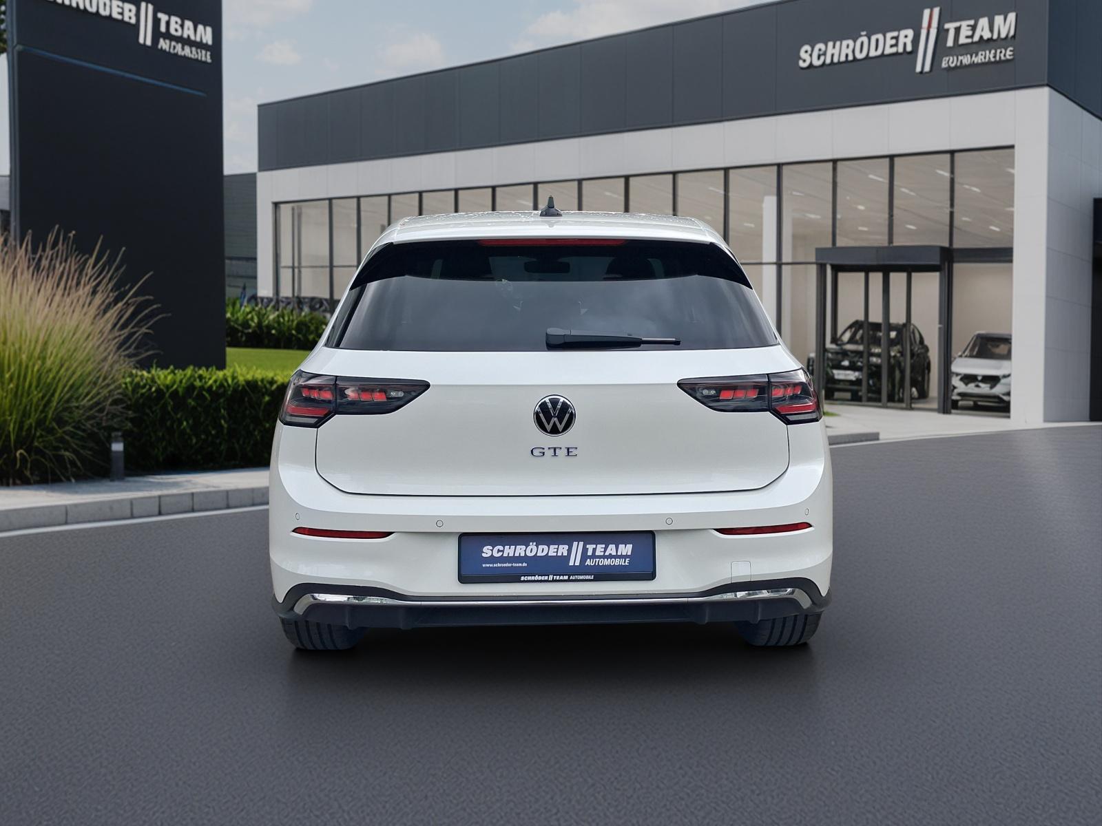 Volkswagen Golf 2025 г. Белый, пробег 24617 км