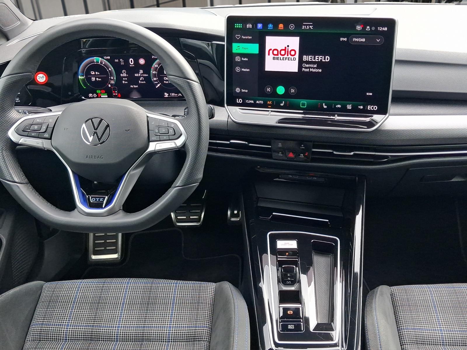 Volkswagen Golf 2025 г. Белый, пробег 24617 км