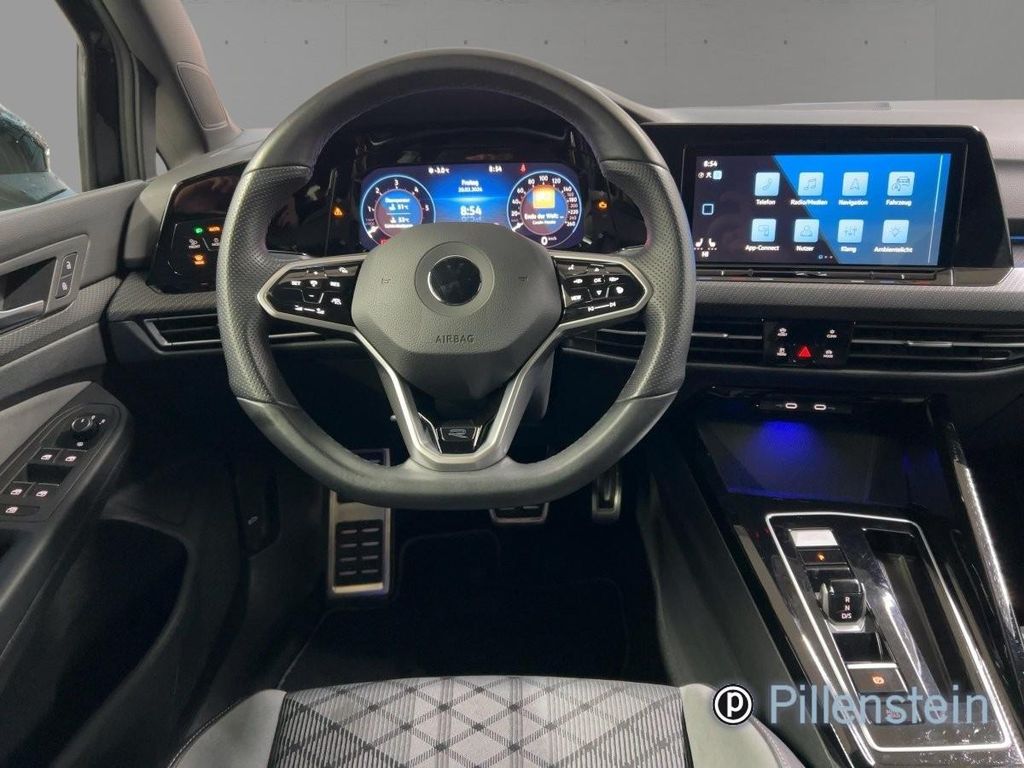 Volkswagen Golf 2023 г. Чёрный, пробег 52900 км