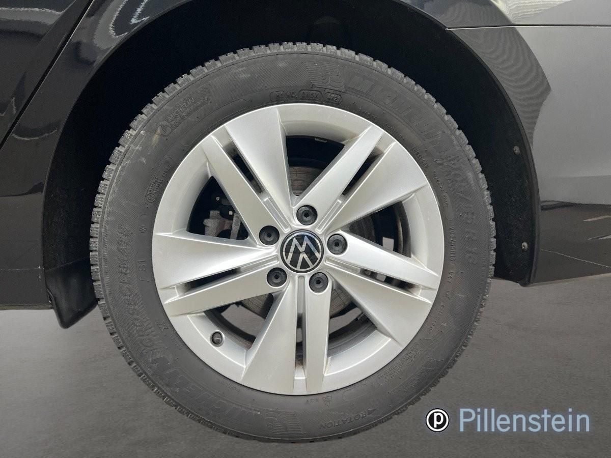 Volkswagen Golf 2022 г. Чёрный, пробег 57750 км