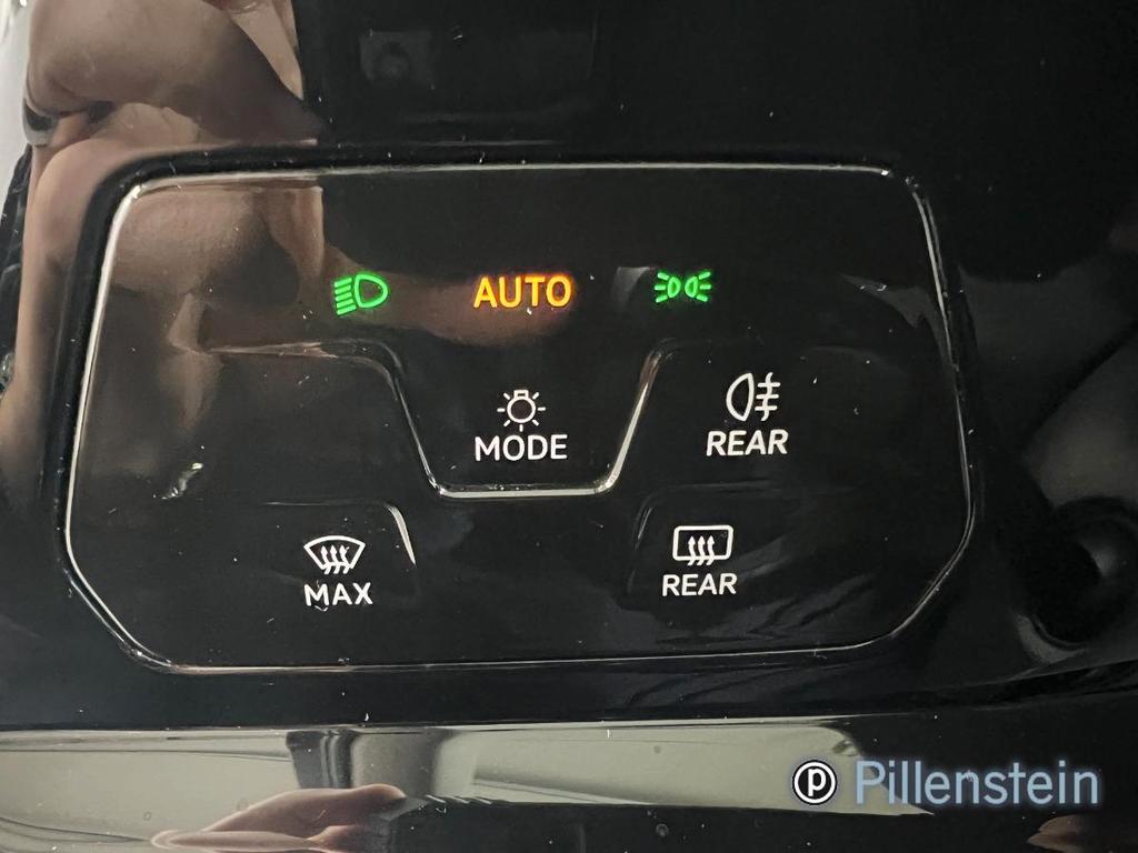 Volkswagen Golf 2022 г. Чёрный, пробег 57750 км