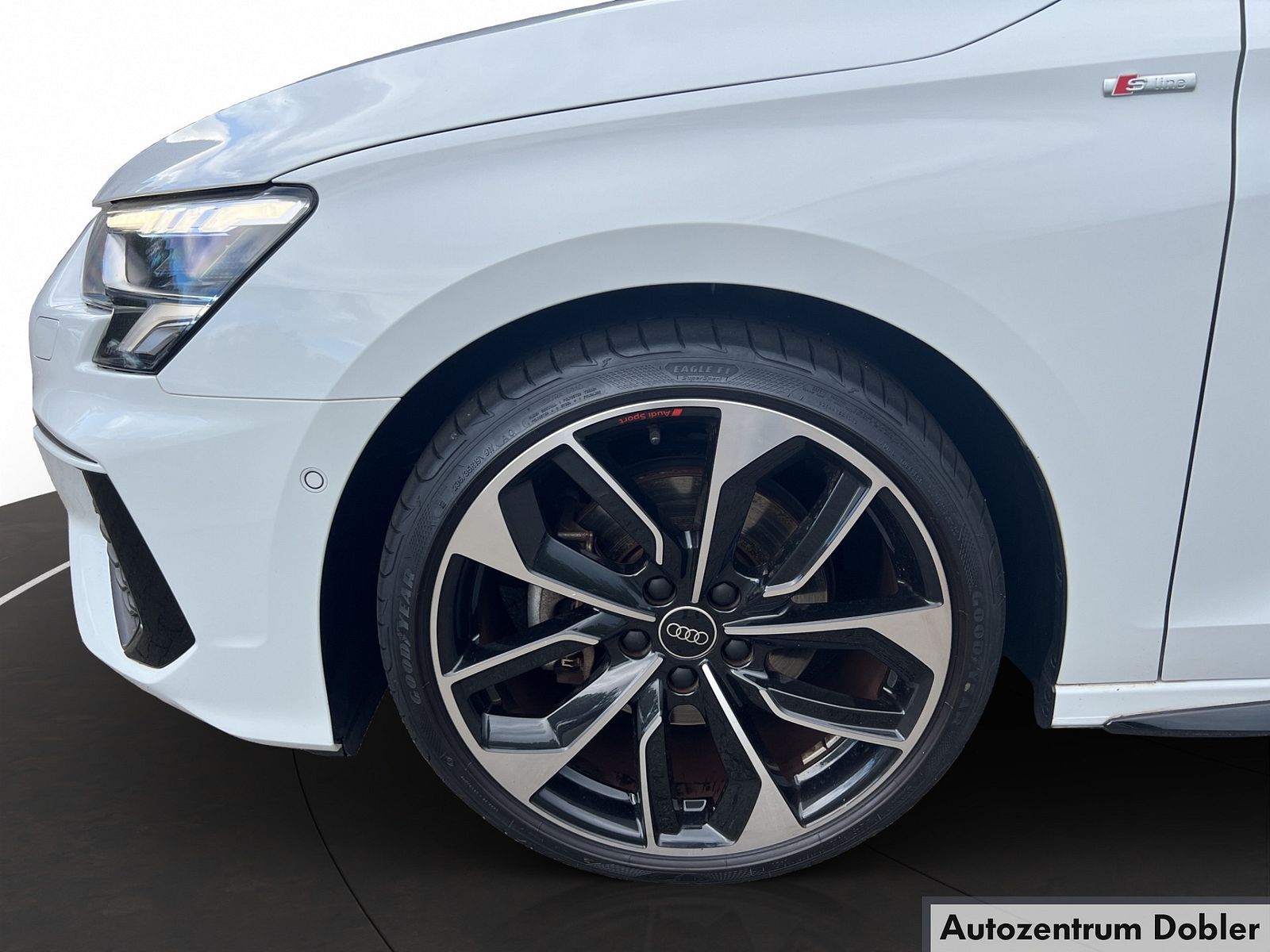 Audi A3 2023 г. Белый, пробег 22700 км