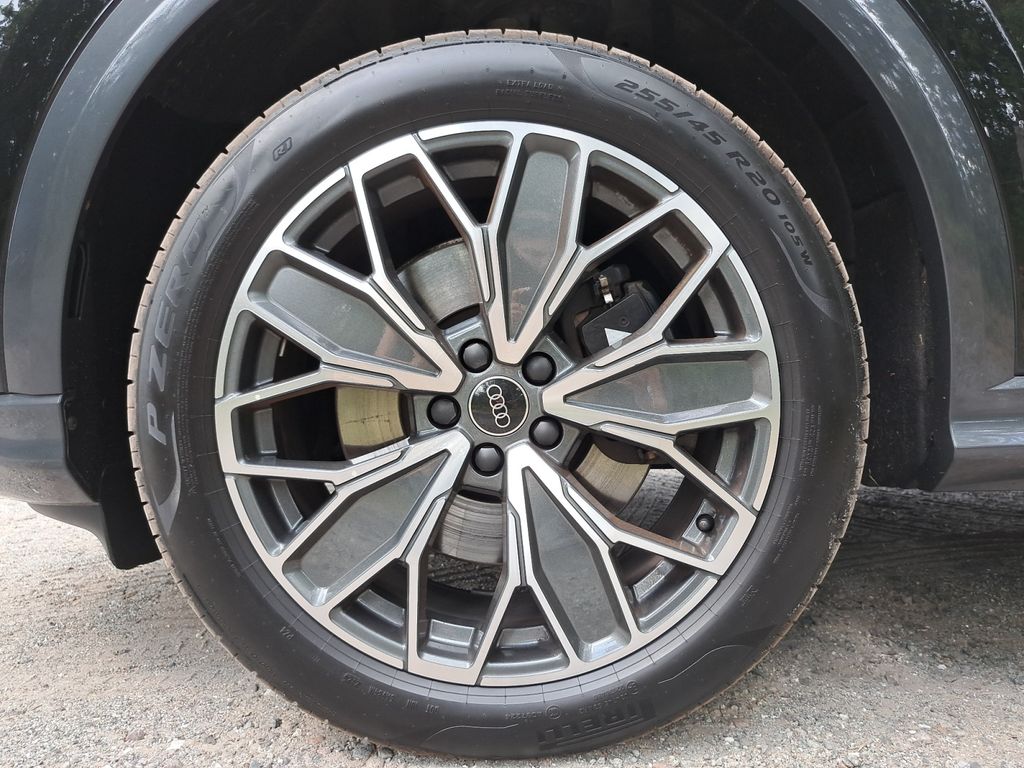 Audi SQ5 2025 г. Чёрный, пробег 21768 км