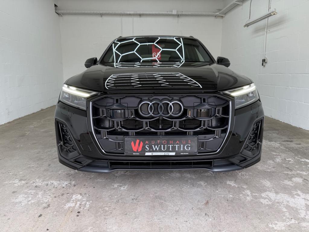 Audi Q7 2024 г. Чёрный, пробег 39000 км