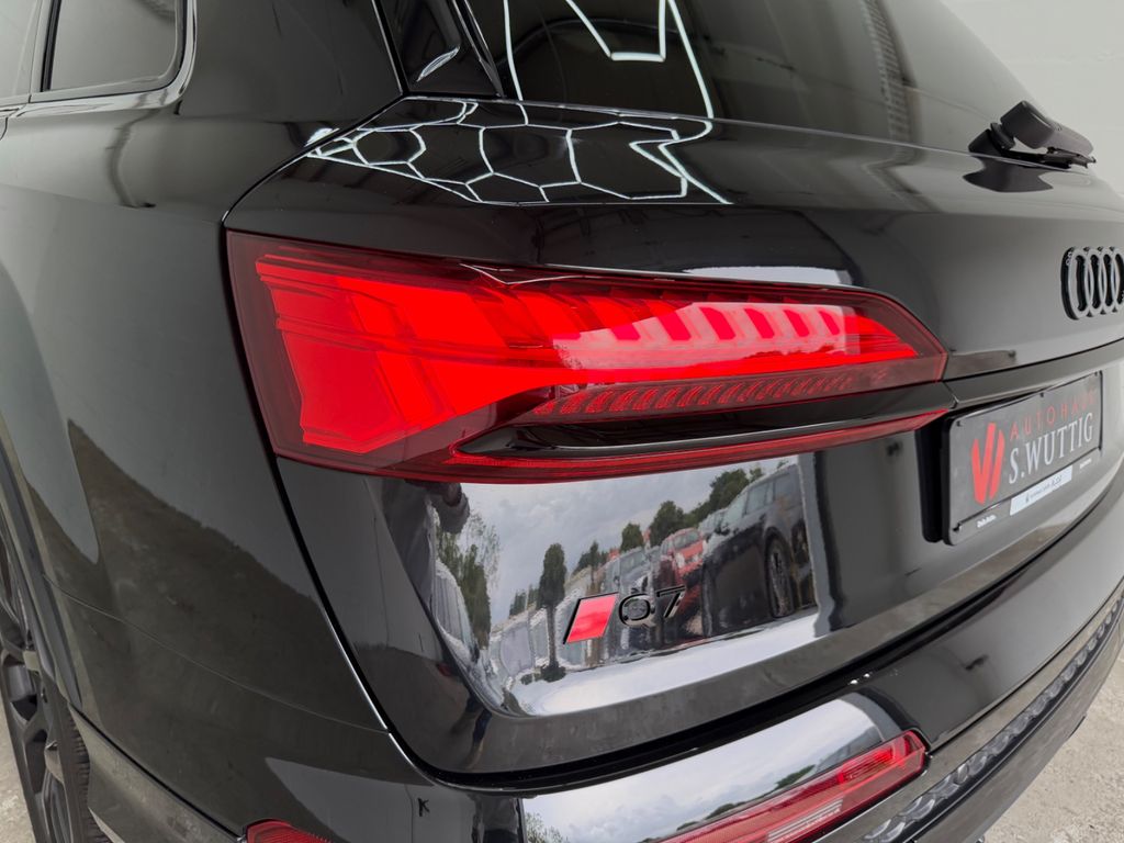 Audi Q7 2024 г. Чёрный, пробег 39000 км