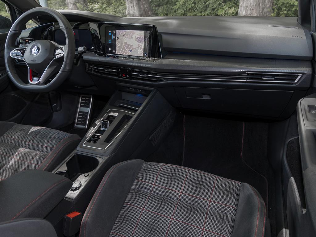 Volkswagen Golf 2022 г. Чёрный, пробег 49980 км