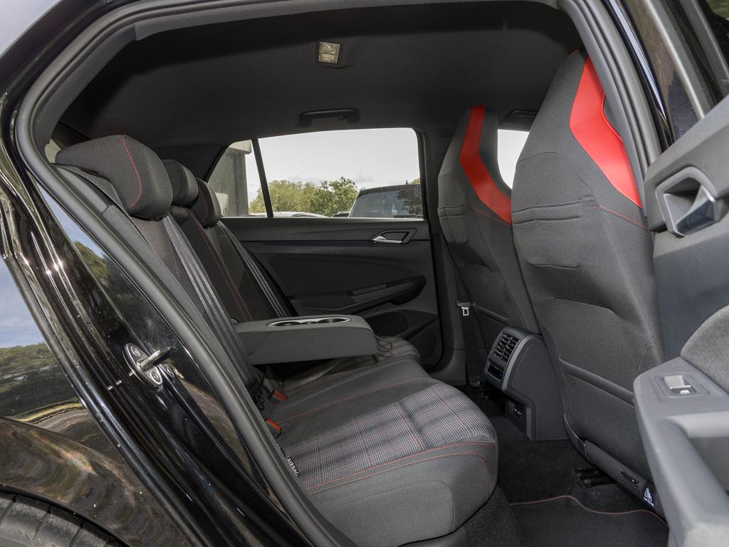 Volkswagen Golf 2022 г. Чёрный, пробег 49980 км
