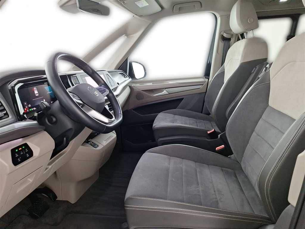 Volkswagen T7 MULTIVAN 2023 г. Чёрный, пробег 54927 км