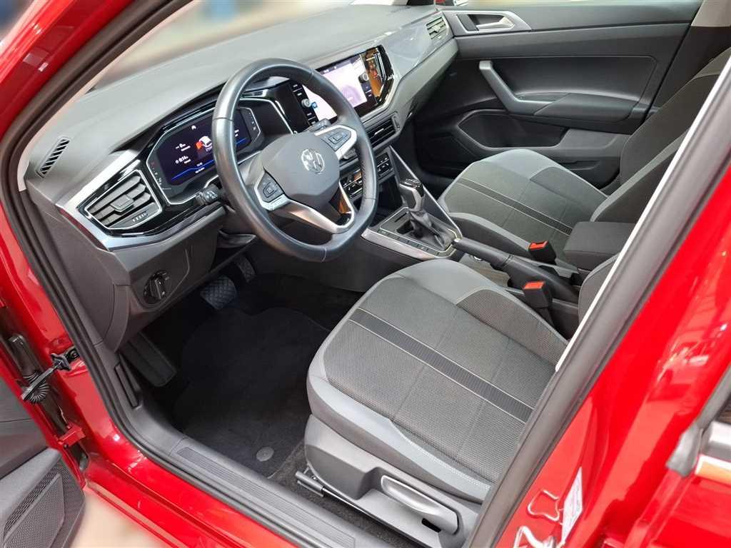 Volkswagen Polo 2024 г. Красный, пробег 44756 км