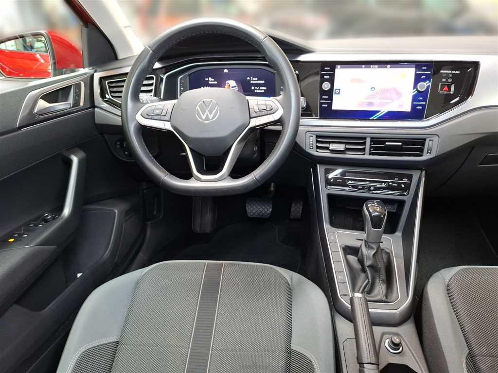 Volkswagen Polo 2024 г. Красный, пробег 44756 км