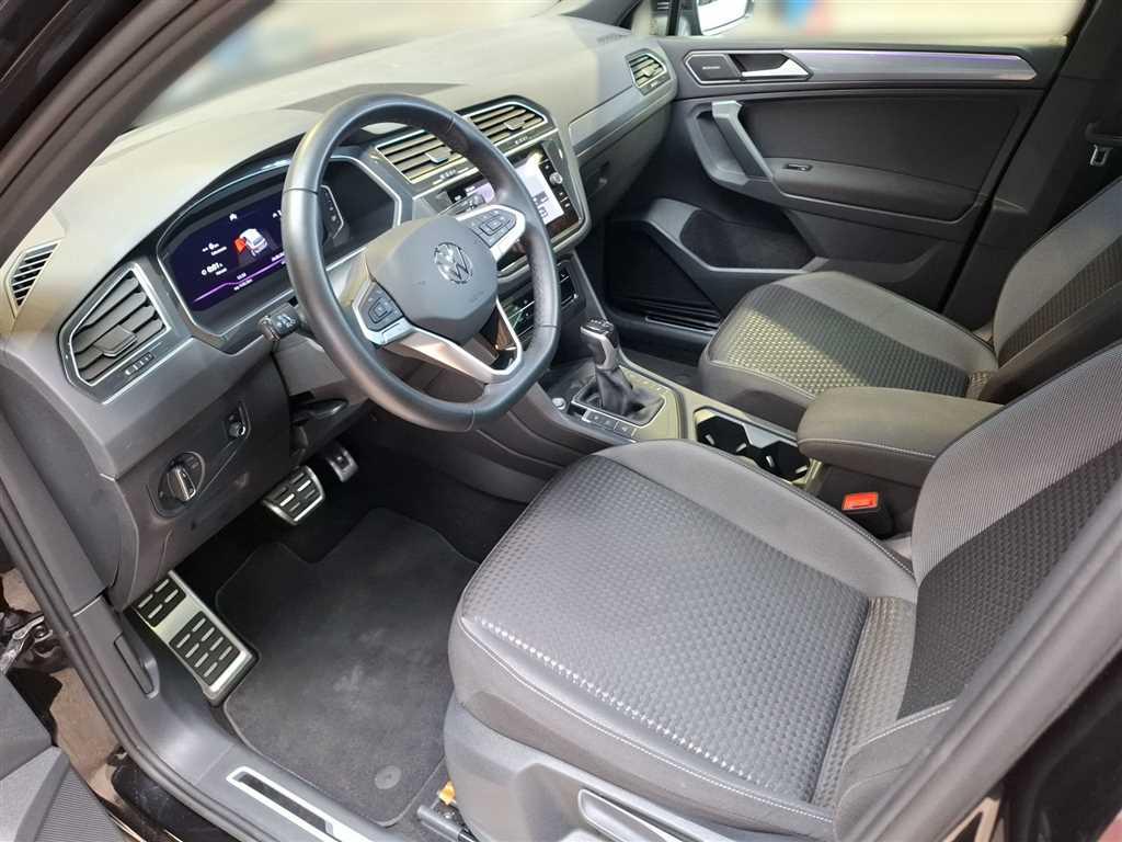 Volkswagen Tiguan 2023 г. Чёрный, пробег 47529 км