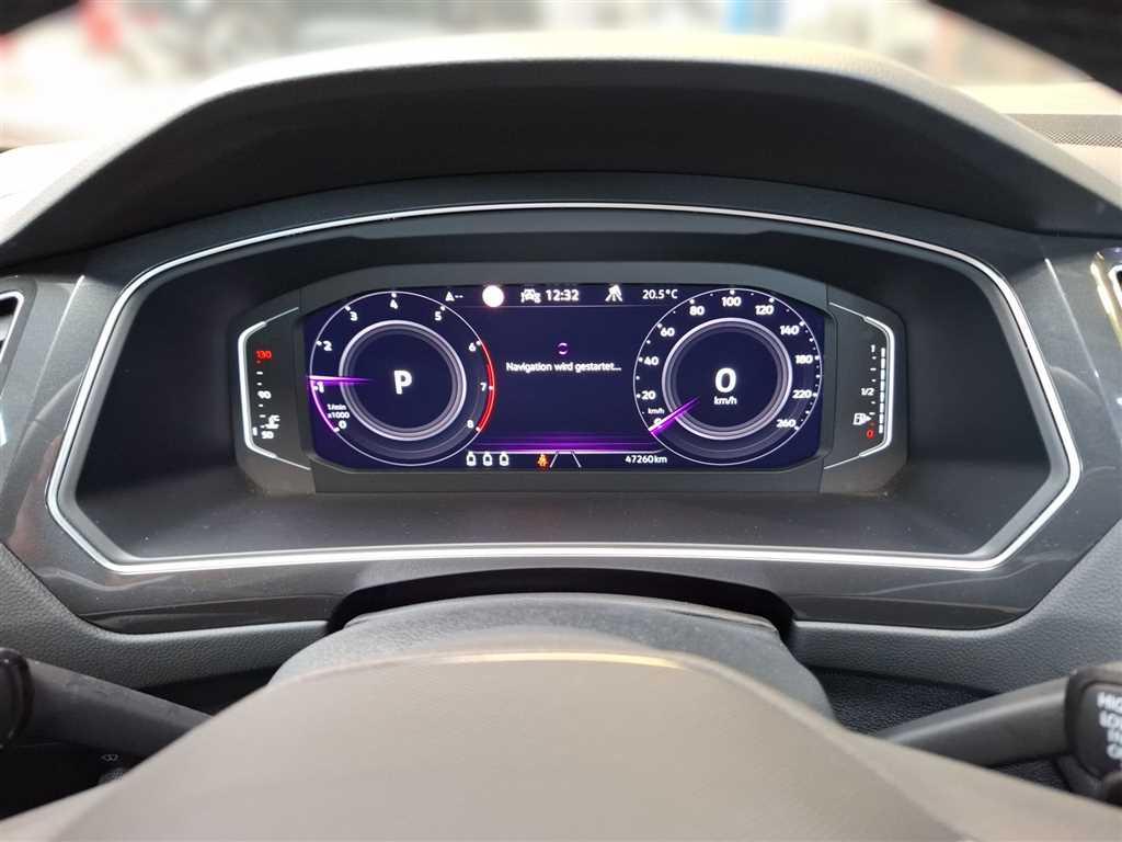 Volkswagen Tiguan 2023 г. Чёрный, пробег 47529 км