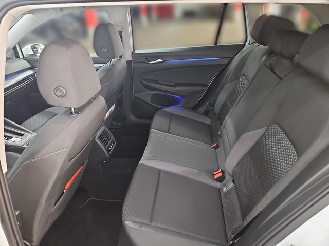 Volkswagen Golf 2023 г. Белый, пробег 33610 км