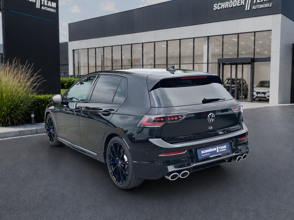 Volkswagen Golf 2025 г. Чёрный, пробег 24608 км