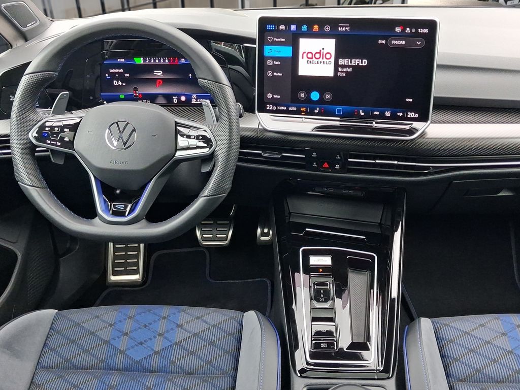 Volkswagen Golf 2025 г. Чёрный, пробег 24608 км