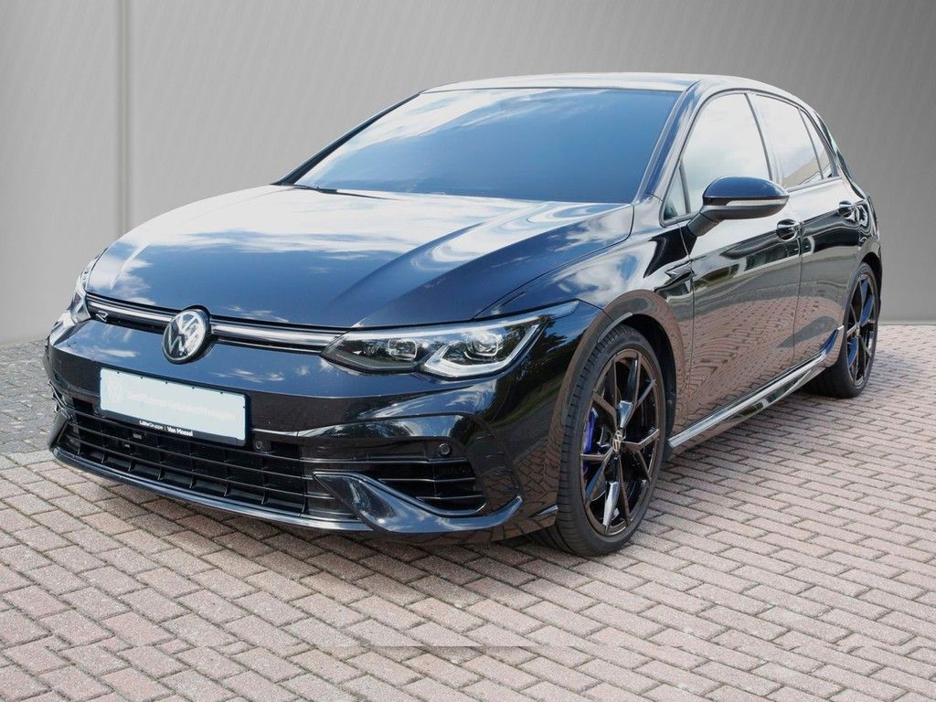 Volkswagen Golf 2023 г. Чёрный, пробег 37789 км