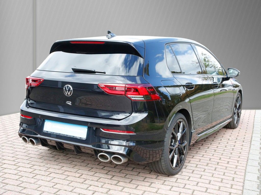 Volkswagen Golf 2023 г. Чёрный, пробег 37789 км