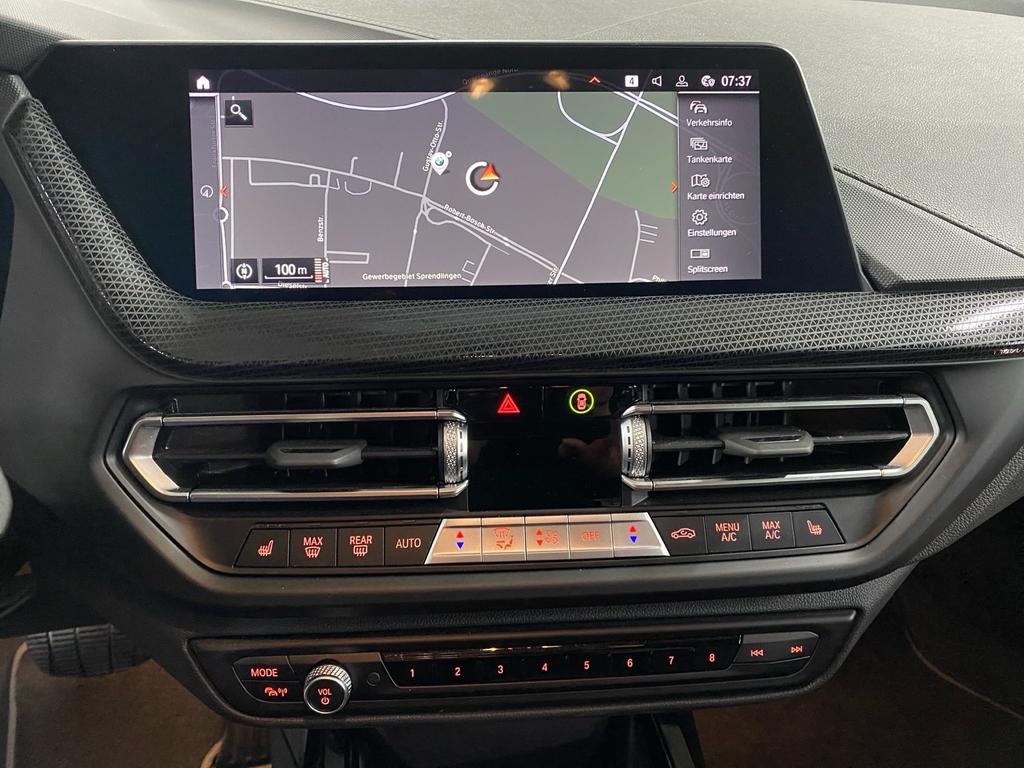 BMW 120 2023 г. Белый, пробег 40454 км