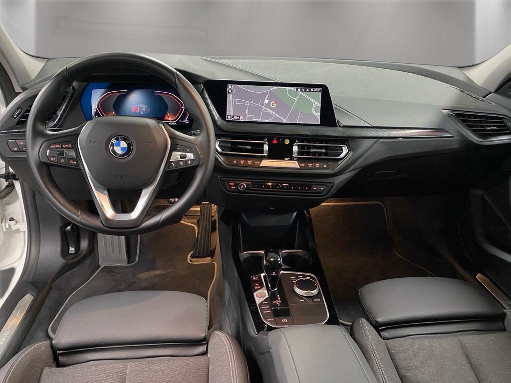 BMW 120 2023 г. Белый, пробег 40454 км