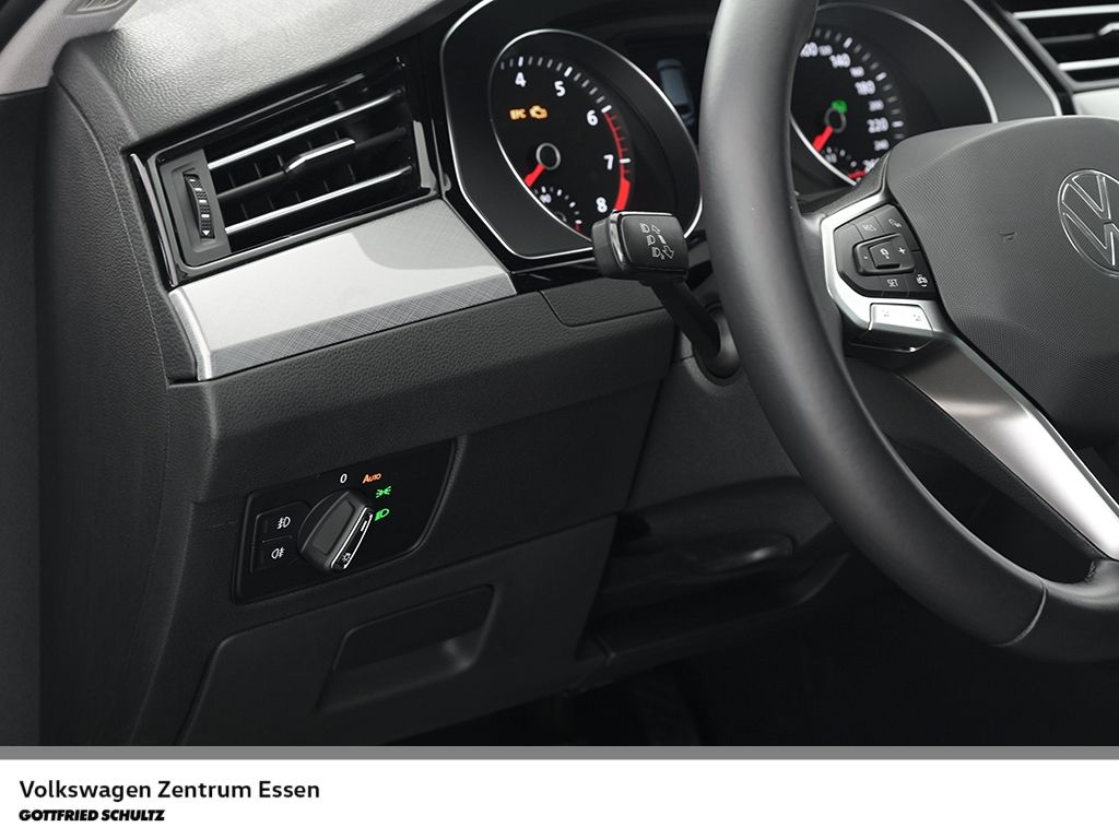 Volkswagen PASSAT VARIANT 2022 г. Чёрный, пробег 54562 км