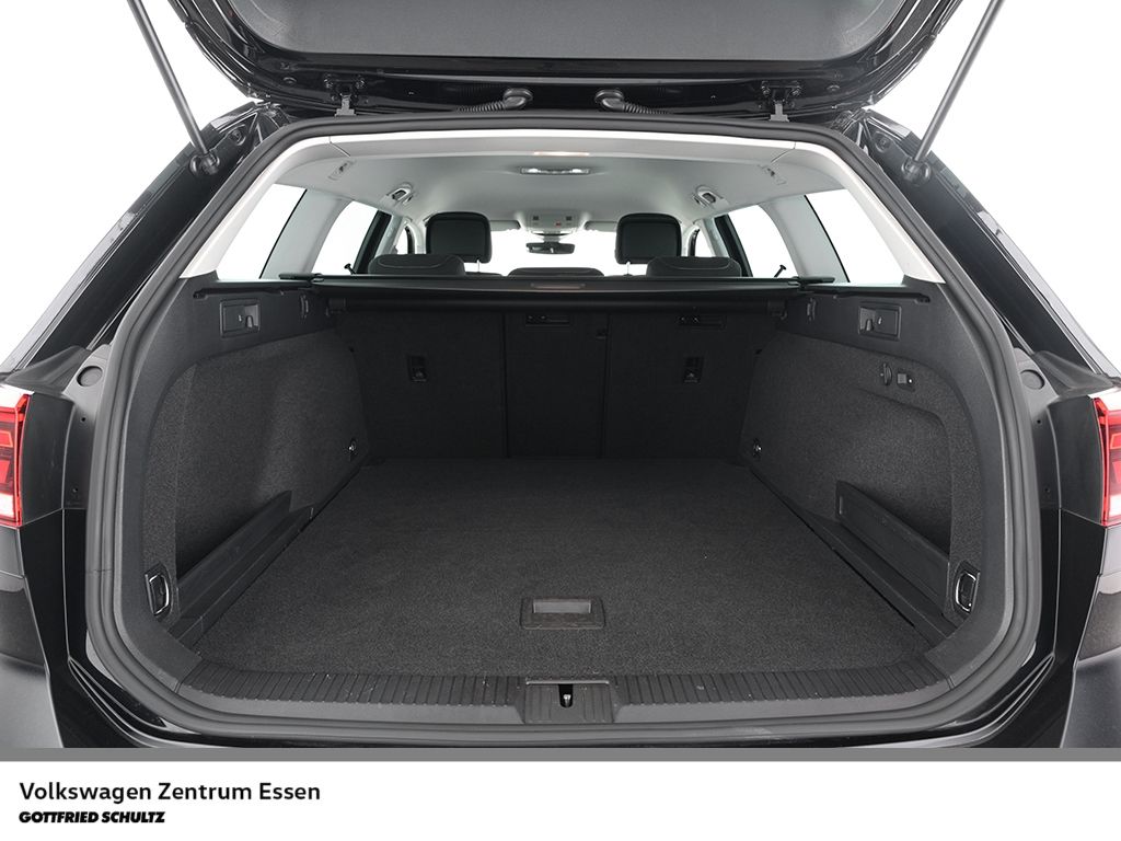 Volkswagen PASSAT VARIANT 2022 г. Чёрный, пробег 54562 км