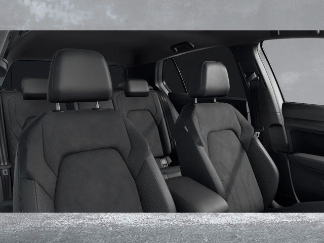 Volkswagen Golf 2024 г. Белый, пробег 40000 км