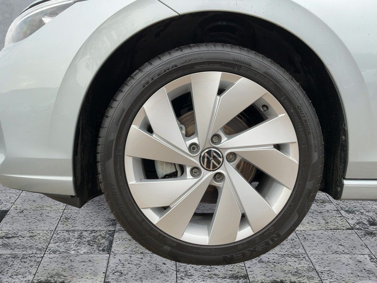 Volkswagen Golf 2025 г. Серебристый, пробег 16089 км
