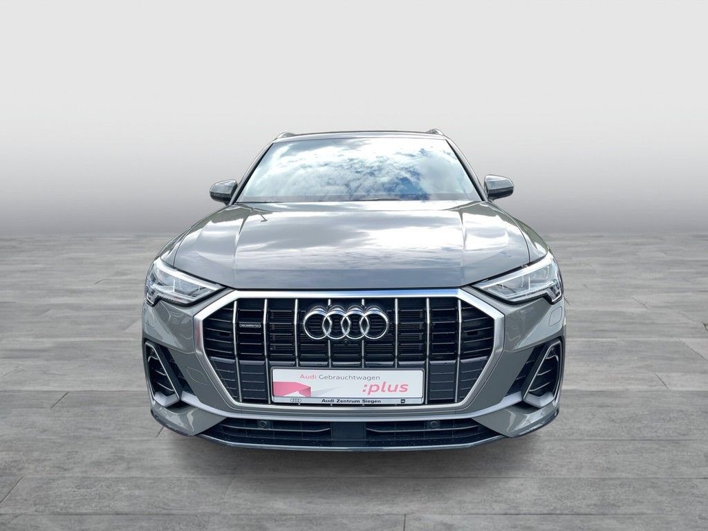Audi Q3 2025 г. Серый, пробег 9100 км