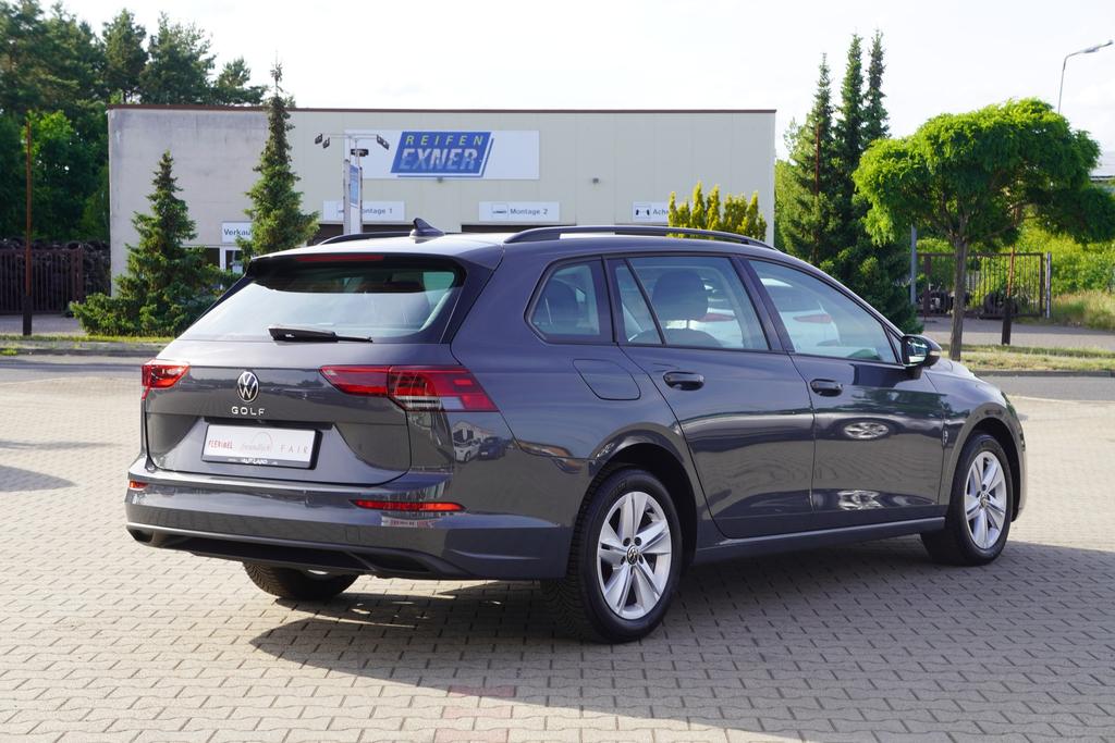 Volkswagen Golf 2023 г. Серый, пробег 52340 км