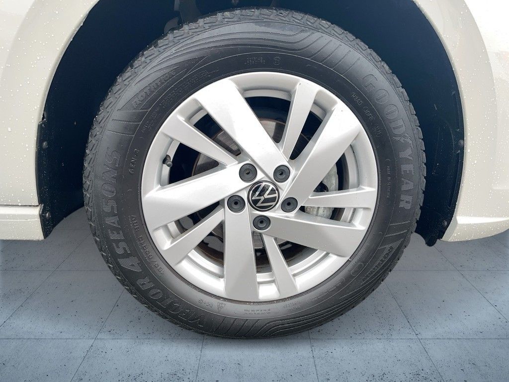 Volkswagen Polo 2022 г. Серый, пробег 14900 км