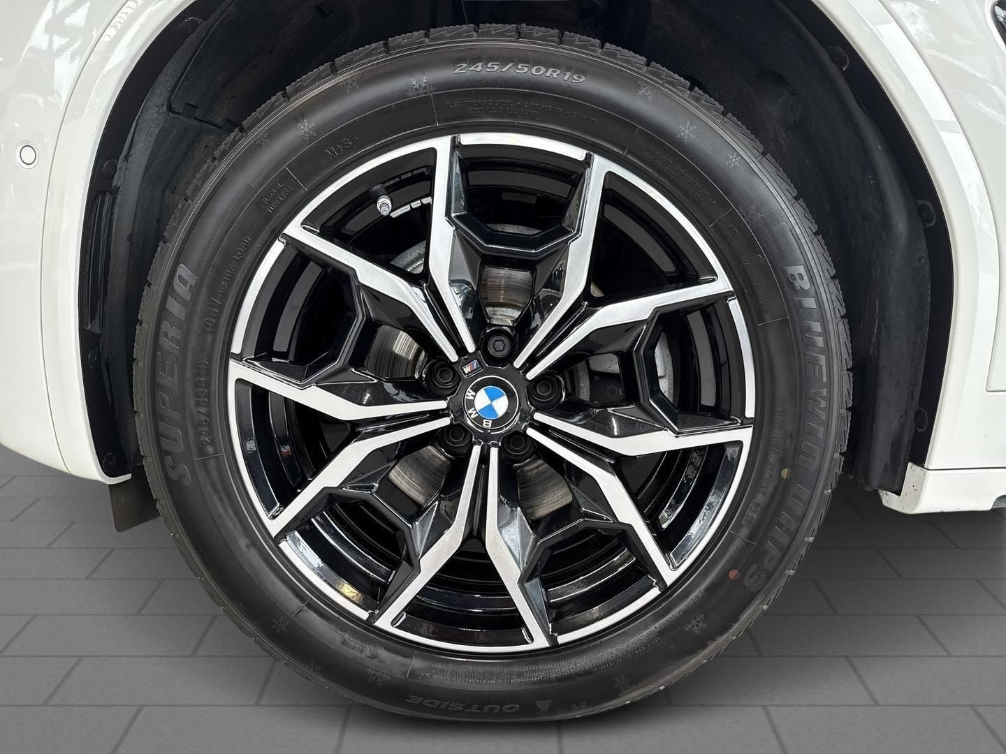 BMW X3 2024 г. Белый, пробег 37055 км