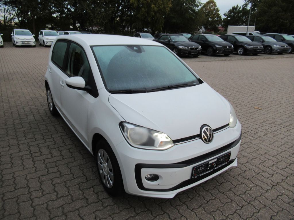 Volkswagen up! 2022 г. Белый, пробег 45200 км