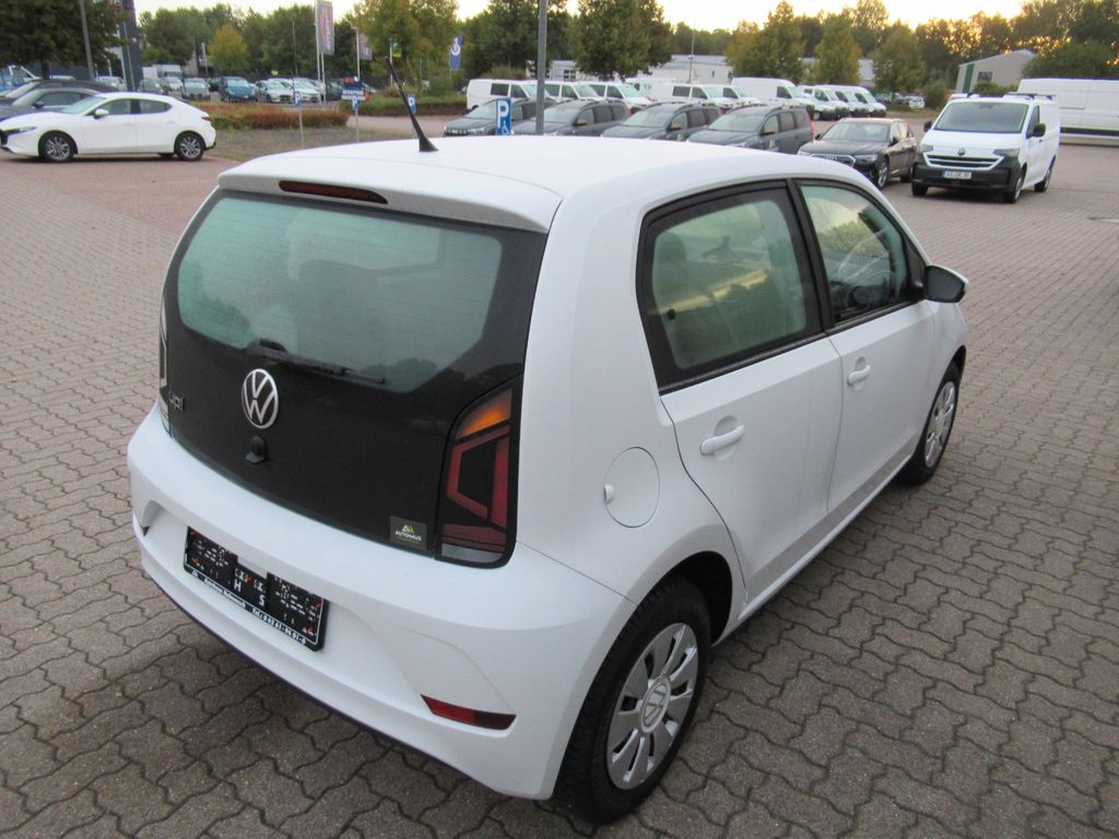 Volkswagen up! 2022 г. Белый, пробег 45200 км