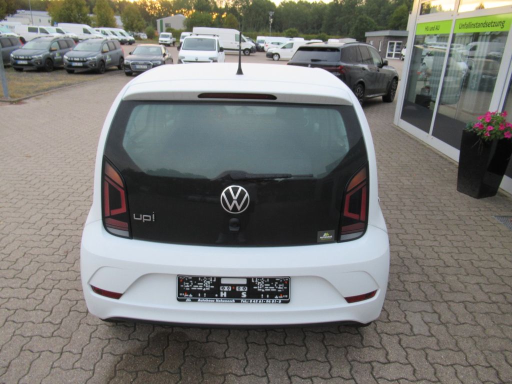 Volkswagen up! 2022 г. Белый, пробег 45200 км