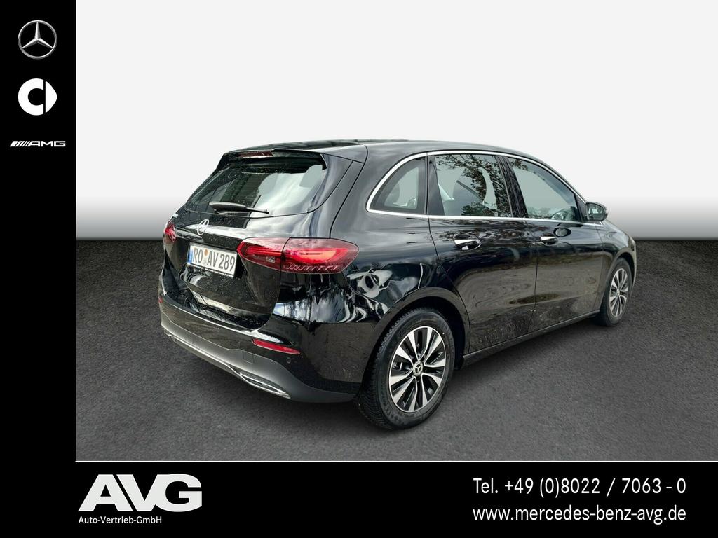 Mercedes-Benz B 180 2024 г. Чёрный, пробег 15500 км