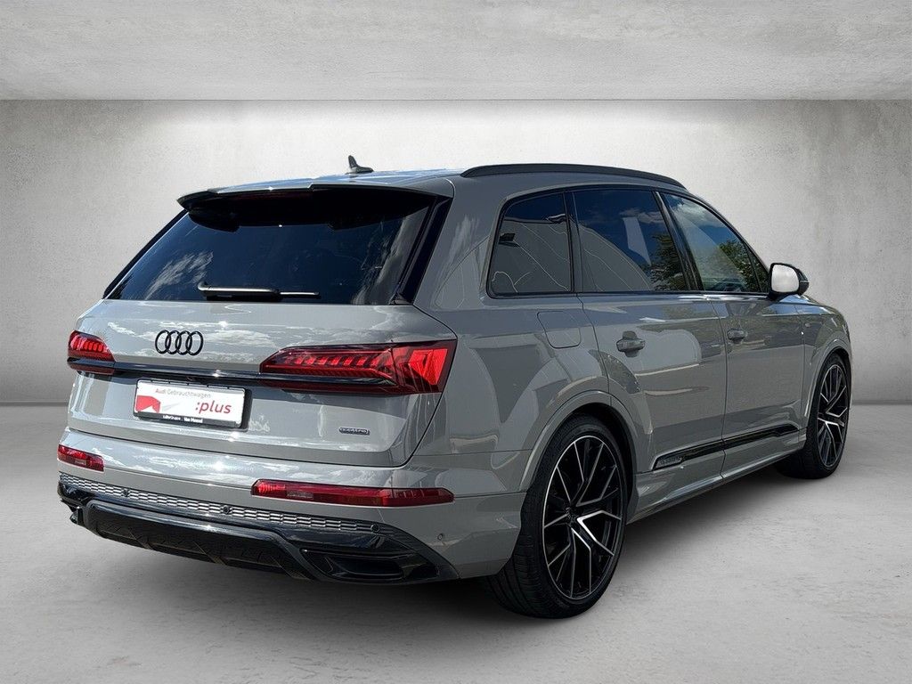 Audi Q7 2023 г. Серый, пробег 54976 км