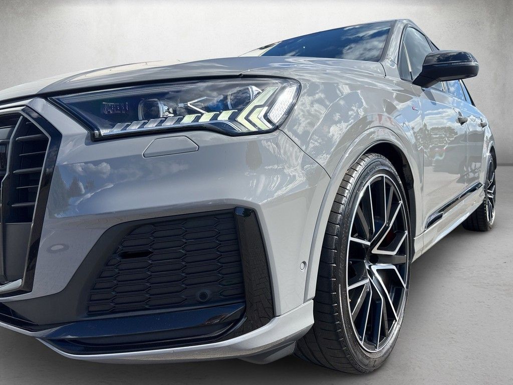 Audi Q7 2023 г. Серый, пробег 54976 км