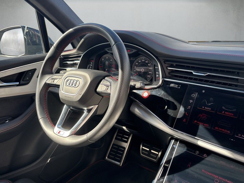 Audi Q7 2023 г. Серый, пробег 54976 км