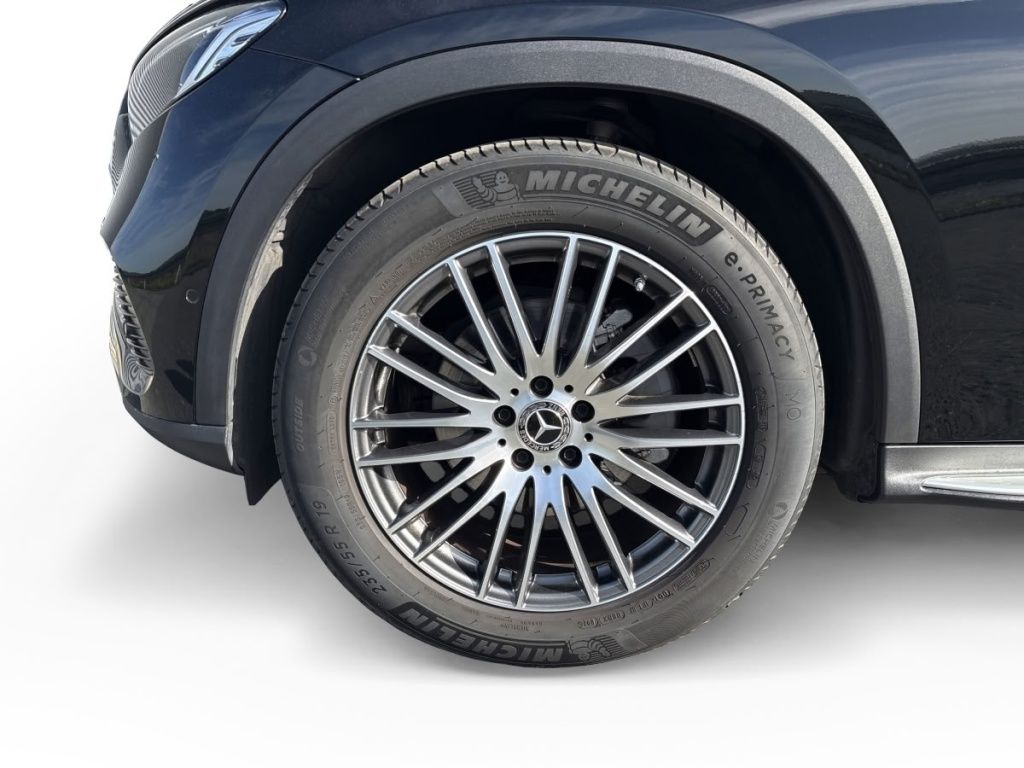 Mercedes-Benz GLC 200 2025 г. Чёрный, пробег 24679 км