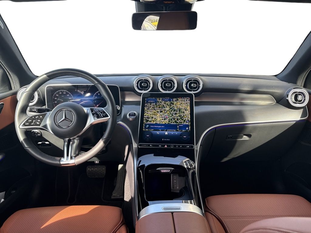 Mercedes-Benz GLC 200 2025 г. Чёрный, пробег 24679 км