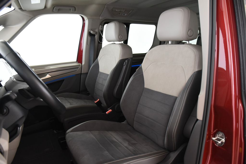 Volkswagen T7 MULTIVAN 2025 г. Красный, пробег 14900 км